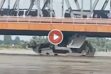 jacht-klem-onder-brug-zutphen